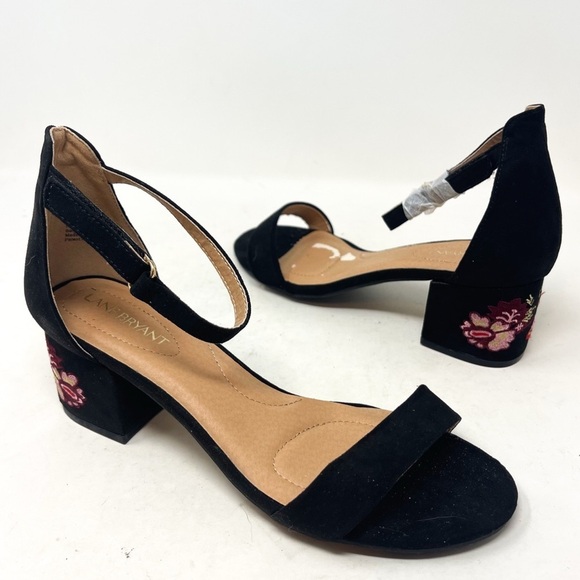 NEW Lane Bryant Black two piece Strappy low block heel floral sandals size 6 - Picture 1 of 9